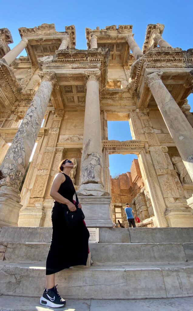 Biblioteca en Efeso en Turquía con Islas Griegas en crucero