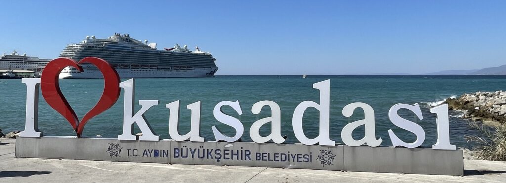 Llegada a Kusadasi como parte del tour Turquía con Islas Griegas en crucero