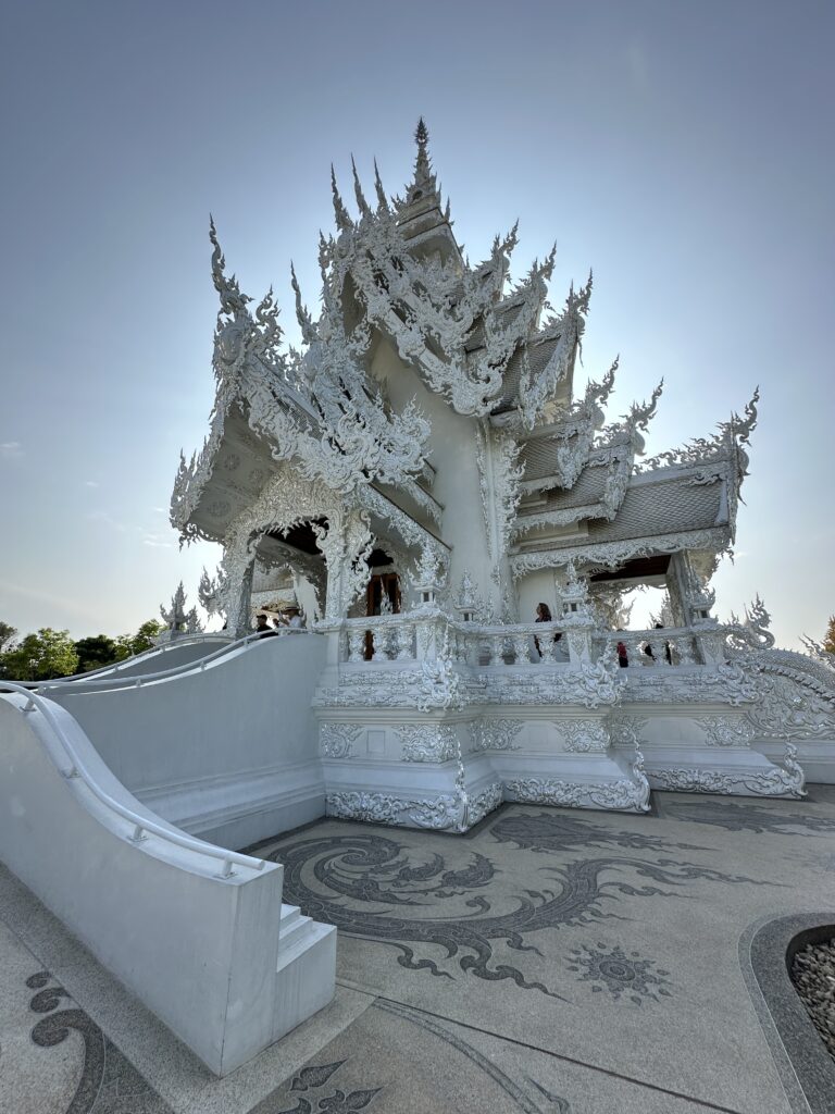 Templo blanco en Tailandia